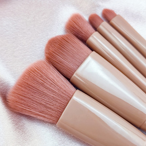 Juego de <span class=keywords><strong>Brochas</strong></span> de Maquillaje Portátiles de Viaje de 5 Piezas, Pelo Sintético, Multifunción, <span class=keywords><strong>para</strong></span> Rostro, Corrector, Afeitado, Polvo, Rubor, Sombra de Ojos, Color Rosa - Product Image 3