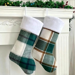 Chaussettes <span class=keywords><strong>de</strong></span> Noël brodées vintage à carreaux en velours peluche pour enfants, chaussettes <span class=keywords><strong>de</strong></span> Noël en velours à motif buffle - Product Image 4