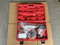 Échantillon disponible : Coupe-câble hydraulique électrique sans fil 20 tonnes 100 mm, outil de coupe robuste à batterie