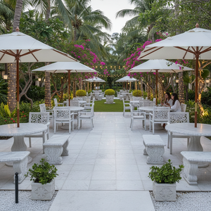 เก้าอี้รับประทานอาหารกลางแจ้งหินขาวแกะสลักด้วยมือสุดหรู สำหรับใช้ในสวน ลานบ้าน โรงแรม และร้านอาหาร - Product Image 3