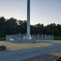 Clôture antivol haute sécurité en treillis galvanisé à chaud avec fil barbelé pour la base de station de télécommunications