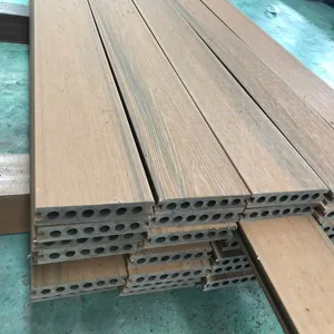 Fournisseur chinois de terrasse en bois composite de patio en extrusion de co