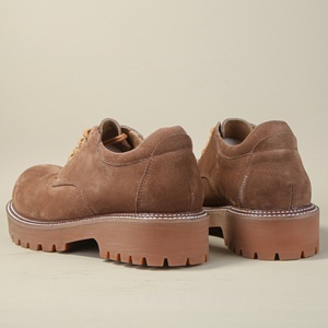 รองเท้าหนังกลับแบบ Brogue สำหรับผู้ชาย สไตล์ใหม่ ทำมือ ทันสมัย สีน้ำตาล รองเท้าหนังเสริมส้นพื้นหนา - Product Image 4