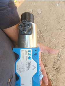Válvula de Control Direccional Vickers <span class=keywords><strong>DG4V</strong></span>-5-22AJ-M-U-<span class=keywords><strong>H7</strong></span>-22, <span class=keywords><strong>DG4V</strong></span>-5-2CJ-<span class=keywords><strong>MU</strong></span>-H6-20, <span class=keywords><strong>DG4V</strong></span>-<span class=keywords><strong>3</strong></span>-2C-M-U-<span class=keywords><strong>H7</strong></span>-<span class=keywords><strong>60</strong></span> - Product Image 3
