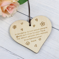 Pendentif coeur d'amour en bois personnalisé découpé au laser et cadeau créatif de travail d'impression UV