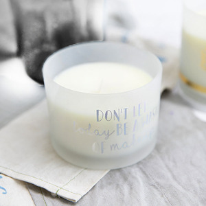 Velas Aromáticas de Parafina en Frasco de Vidrio de 100g, Hechas a Máquina, Fragancia Festiva, Decoración para el Hogar, Tiempo de Quemado - Product Image 3