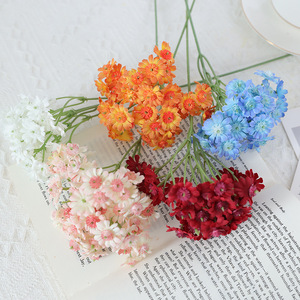 Flores Artificiales de Margarita, Plástico y Seda, Estilo Minimalista, Decoración para Bodas y Hogar, Reutilizables, Reciclables, Hechas a Mano - Product Image 4