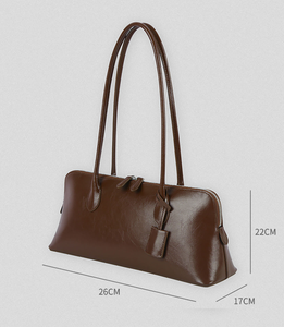 Sac de voyage pour femme rétro personnalisé, sac de bowling pour femme en cuir brillant de luxe - Product Image 2