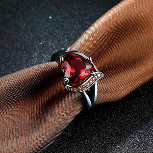 Anello a quattro punte Sweet Heart per donna, gioielli romantici alla moda - Product Image 2