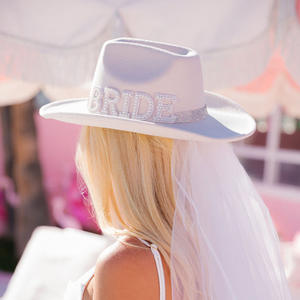 Sombrero de vaquera nupcial para despedida de soltera, sombrero de <span class=keywords><strong>vaquero</strong></span> blanco con diamantes de imitación, sombrero de novia para hombre y mujer con velo - Product Image 4