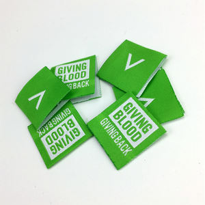 Logo de marque personnalisé 100% Polyester, étiquettes tissées pour vêtements et vêtements - Product Image 2