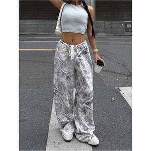 Pantalones Deportivos Anchos con Estampado de Hojas de Arce para Mujer, Tallas Grandes, Cintura Alta, Cordón Ajustable, Elásticos y Transpirables, Estilo Urbano - Product Image 1