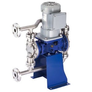 Pompe doseuse Iwaki série TD, moteur en acier inoxydable, dosage chimique industriel - Product Image 5