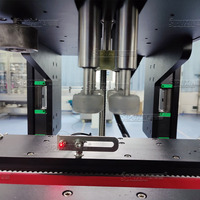 Machine de sertissage de capsulage de bouteilles à grande vitesse