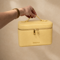 Trousse de Maquillage en PU Grainé Jaune Beurre Personnalisable avec Logo, Fermeture Éclair Dorée et Poignée Supérieure pour Femme, Idéale Voyage, Vente en Gros OEM