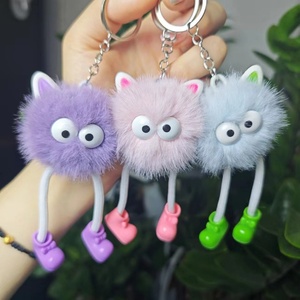 พวงกุญแจตุ๊กตาการ์ตูนน่ารัก ตุ๊กตาถุงถ่านขนาดเล็ก จี้ห้อยกระเป๋า พวงกุญแจรถยนต์ ของขวัญชิ้นเล็ก ทำจากโลหะ พลาสติก และโลหะผสม - Product Image 1