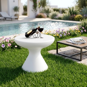 Table d'appoint <span class=keywords><strong>de</strong></span> luxe en plastique résistant aux UV pour chaise longue, table d'extérieur pour hôtel, table ronde pour bain <span class=keywords><strong>de</strong></span> soleil au bord <span class=keywords><strong>de</strong></span> la piscine - Product Image 1