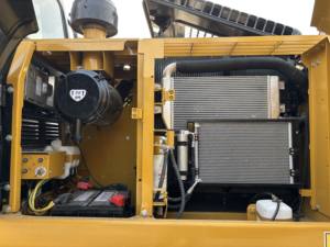 Excavatrice sur chenilles Caterpillar 320D conçue pour les travaux d'excavation lourds, les travaux routiers et les grands chantiers de construction - Product Image 4