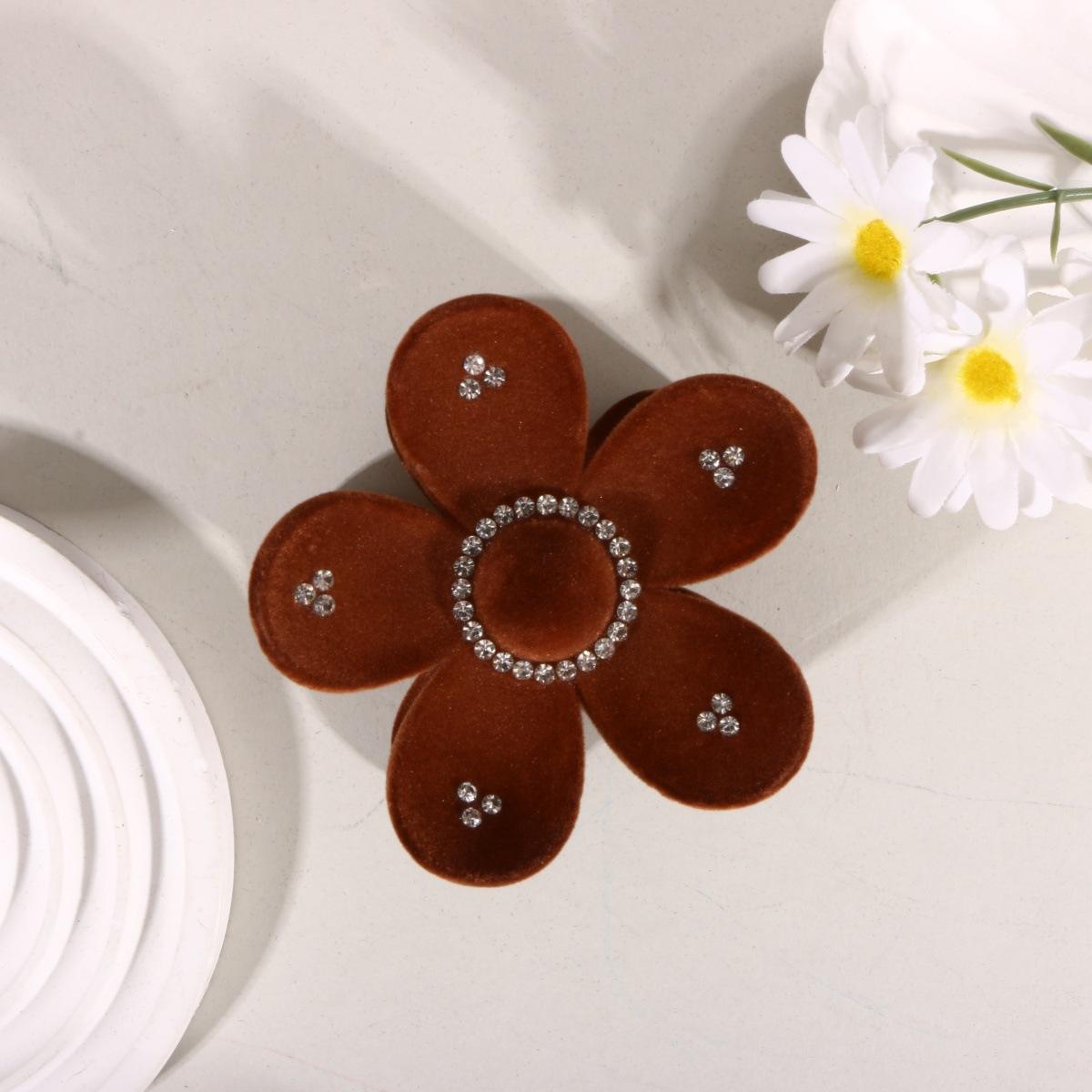 สีน้ำตาล