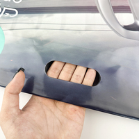 Sacs en PE personnalisés durables imprimés en couleur avec poignées découpées pour l'emballage de détail en supermarché OEM