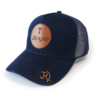 Vente en gros de casquettes de camionneur à rayures latérales à couronne profonde personnalisées à 5 panneaux avec logo brodé Casquette en maille de marque privée