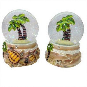 Polo aquatique en résine personnalisé en gros avec palmier, haute qualité, personnalisable, peint à la main, style <span class=keywords><strong>plage</strong></span>, boules <span class=keywords><strong>de</strong></span> neige, souvenirs, ornements - Product Image 1