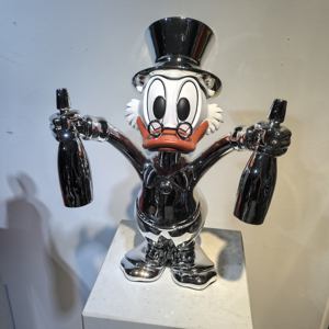 Nuovi Arrivi Pronta Spedizione Scultura <span class=keywords><strong>Pop</strong></span> <span class=keywords><strong>Art</strong></span> Cartoni Animati Famoso Papero con Bottiglie Scultura in Resina per Decorazione Casa - Product Image 4