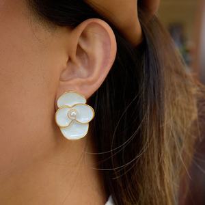 Pendientes de Perlas con Forma de Gota de Aceite y Flores de Acero Inoxidable de Lujo de Alta Gama Estilo Europeo Americano, Joyería de Moda para Aniversario - Product Image 1