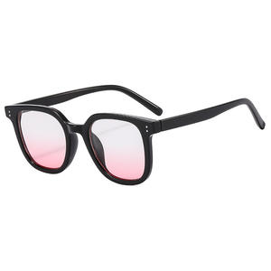 Gafas de Sol Qianai para Mujer, Montura Negra TR90, Lentes de PC con Protección UV400 Tipo 3, Diseño Irregular - Product Image 5