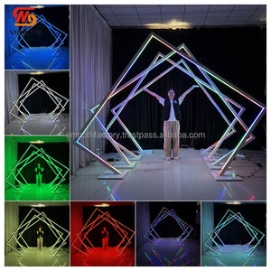 Arco de Boda Metálico Geométrico LEDA con Luz LED, Decoración de Entrada para Eventos y Fiestas, Soporte de Fondo Luminoso - Product Image 4