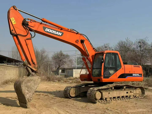 รถขุดไฮดรอลิกแบบตีนตะขาบ Doosan DH225LC-7 มือสอง น้ำหนัก 22 ตัน พร้อมอะไหล่แท้ ชิ้นส่วนหลัก PLC มอเตอร์ เครื่องยนต์ เกียร์ ปั๊มเกียร์ แบริ่ง - Product Image 2