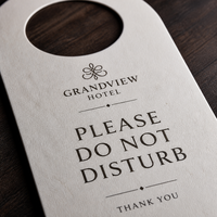 Plaque de porte en carton mat avec logo personnalisé, plaque de porte durable de forme spéciale pour hôtel et bureau