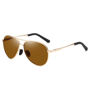 <span class=keywords><strong>Occhiali</strong></span> da Sole Polarizzati Fotocromatici da Uomo UV400, <span class=keywords><strong>Occhiali</strong></span> da Aviatore per Guida Diurna e Notturna - Product Image 3
