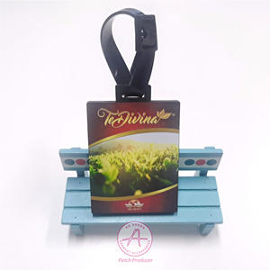 Etiquetas de equipaje de prensa impresas Etiquetas de equipaje de goma de PVC personalizadas Correa de mosquetón Fecha de entrega rápida Diseño lindo - Product Image 1