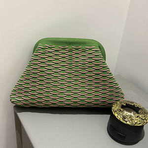 กระเป๋าถักลายทางแฟชั่นใหม่ สำหรับใช้ในชีวิตประจำวัน ใส่เครื่องสำอางหรือของใช้ชิ้นเล็กๆ กระเป๋าคลัทช์ถัก 3 มิติ - Product Image 4