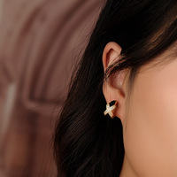 Anting Klip Kuningan Berlapis Emas Hitam dengan Zirkonia untuk Wanita Grosir