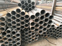 Tuyau de puits pétrolier en acier sans soudure API 5CT J55 K55 N80 L80 P110