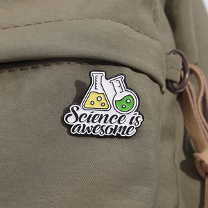 Großhandel Wissenschaft Chemische Molekular struktur Emaille Pins Chemie Apotheker Gen Strand Broschen Revers Abzeichen Schmuck Geschenk - Product Image 3