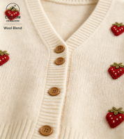 Pull cardigan en laine mélangée brodée fraise pour femme, veste cardigan en tricot épaissi à manches longues et col en V