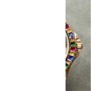 Customized high-quality luxurious men's watch with round colored diamond dial, water-resistant and calendar function watch - Product Image 3
