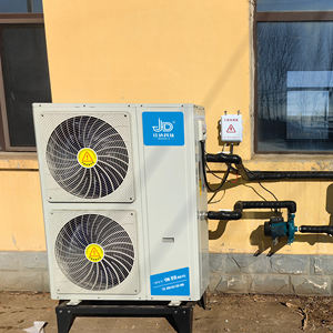 Pompe à chaleur air-eau monobloc 28 kW pour chauffage et refroidissement central - Product Image 1