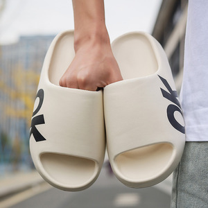 Sandales légères identiques pour hommes et femmes pour les loisirs en plein air, les chaussures de plage et les vêtements de maison. - Product Image 4