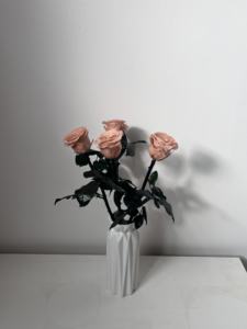 Vase classique en céramique Venise <span class=keywords><strong>Lego</strong></span> en travertin déchiré au design futuriste avec rose séchée conservée pour toujours pour la décoration <span class=keywords><strong>de</strong></span> la pièce maîtresse - Product Image 6