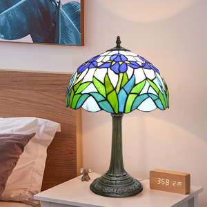 Lámpara Tiffany Estilo Campestre Francés, Lámpara <span class=keywords><strong>de</strong></span> Vidrio con Vitral <span class=keywords><strong>Azul</strong></span> Iris, Lámpara <span class=keywords><strong>de</strong></span> Lectura para <span class=keywords><strong>Mesa</strong></span> <span class=keywords><strong>de</strong></span> Noche, Lámpara Vintage para Sala <span class=keywords><strong>de</strong></span> Estar, Hotel, Decoración del Hogar - Product Image 1