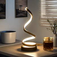 Lampe de table de bureau à couleurs réglables LED sans fil USB rechargeable pour le salon