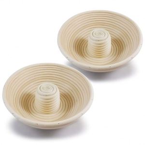 Ensemble traditionnel chauffant pour la cuisson, comprenant un grand banneton ovale en osier, des bannetons en bois, une boîte à pâte à pizza et une boîte à pâte à pizza ronde de 10 pouces et 11 pouces - Product Image 1