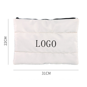 Nouveau Style <span class=keywords><strong>petit</strong></span> <span class=keywords><strong>sac</strong></span> <span class=keywords><strong>matelassé</strong></span> <span class=keywords><strong>matelassé</strong></span> doux coton <span class=keywords><strong>matelassé</strong></span> maquillage sacs à cosmétiques voyage toilette maquillage pochette pour les femmes - Product Image 6