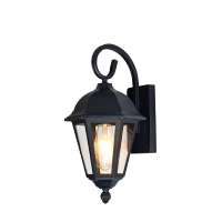 Lanterne de jardin traditionnelle avec panneaux transparents coniques pour l'éclairage d'entrée de villa