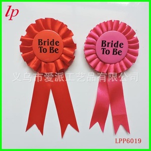 Badge de future mariée rouge et rose, imprimé en sérigraphie, circulaire, accessoire pour enterrement de vie de jeune fille LPP6019 - Product Image 1