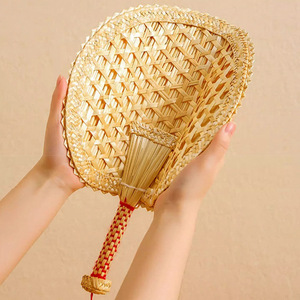 Abanico de Hoja de Palma Tejido a Mano, Control Manual, Ventilador de Exterior Duradero, Estilo de Hoja de Plátano Redonda en Forma de Corazón - Product Image 2